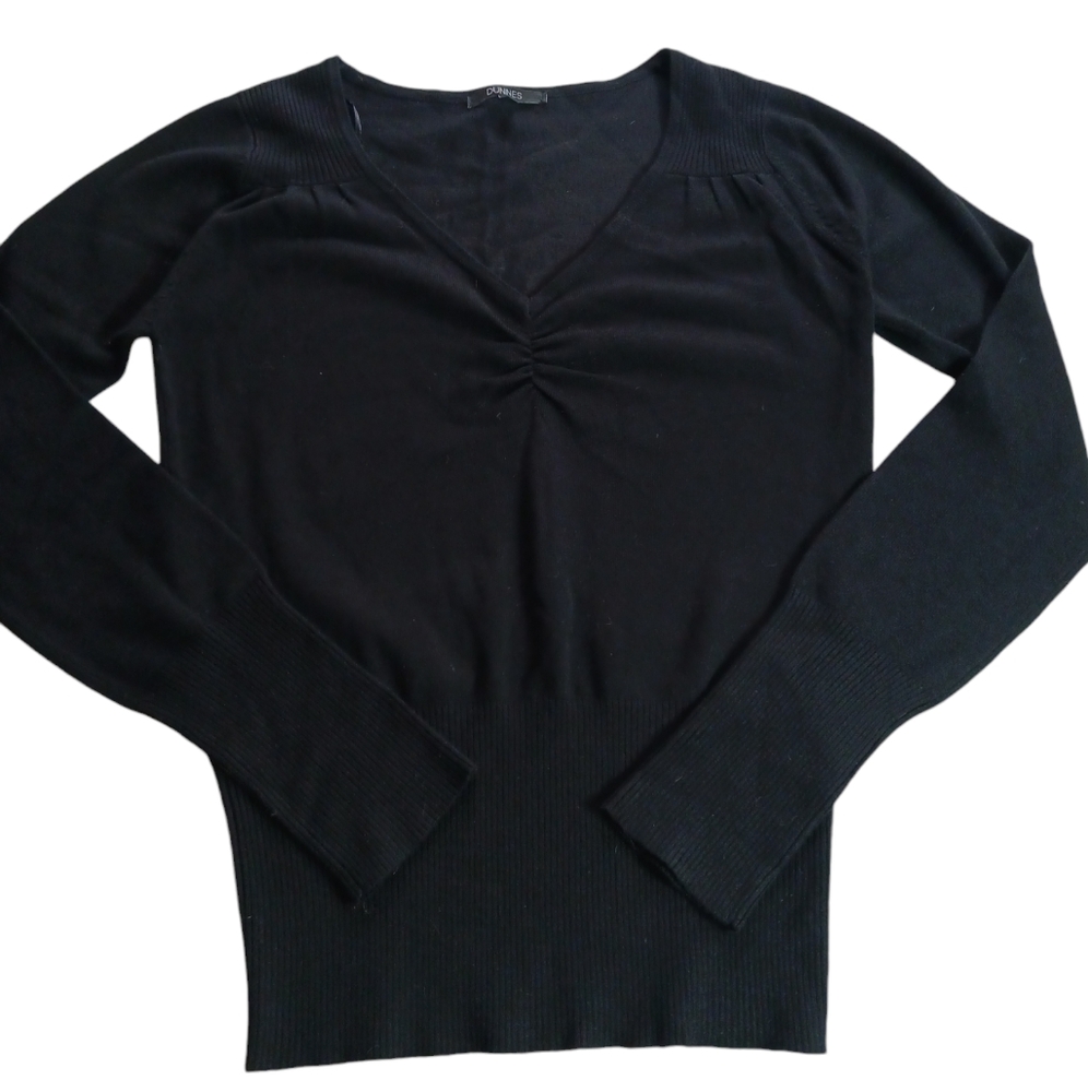Made in Spain. St. Bernard for Dunnes black v neck pull over sweater size 14